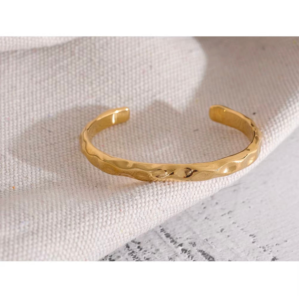 The Aurelia Cuff